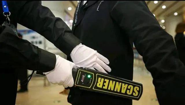 Hand-held metal detectors