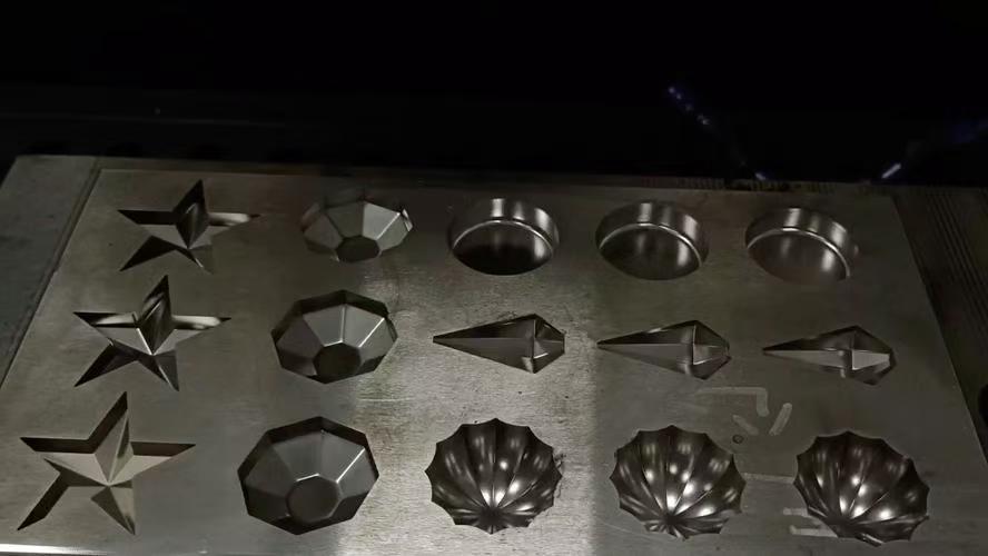 The general operation steps of mirror spark machine